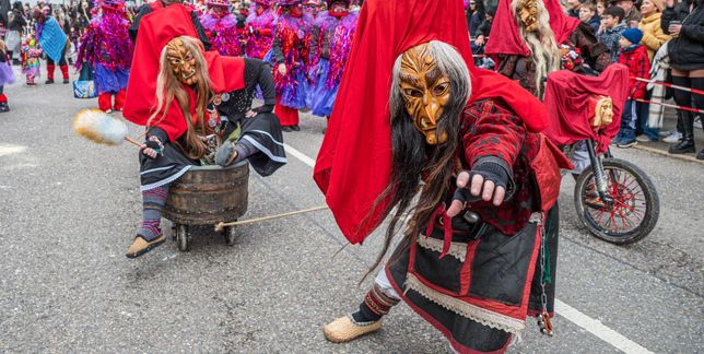 Gleich schnappt die Hexe zu. Aber nur ganz friedlich.